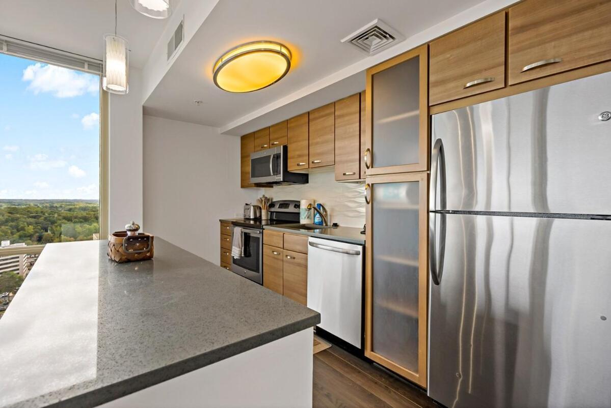 Hala Tysons Aparthotel McLean Bagian luar foto