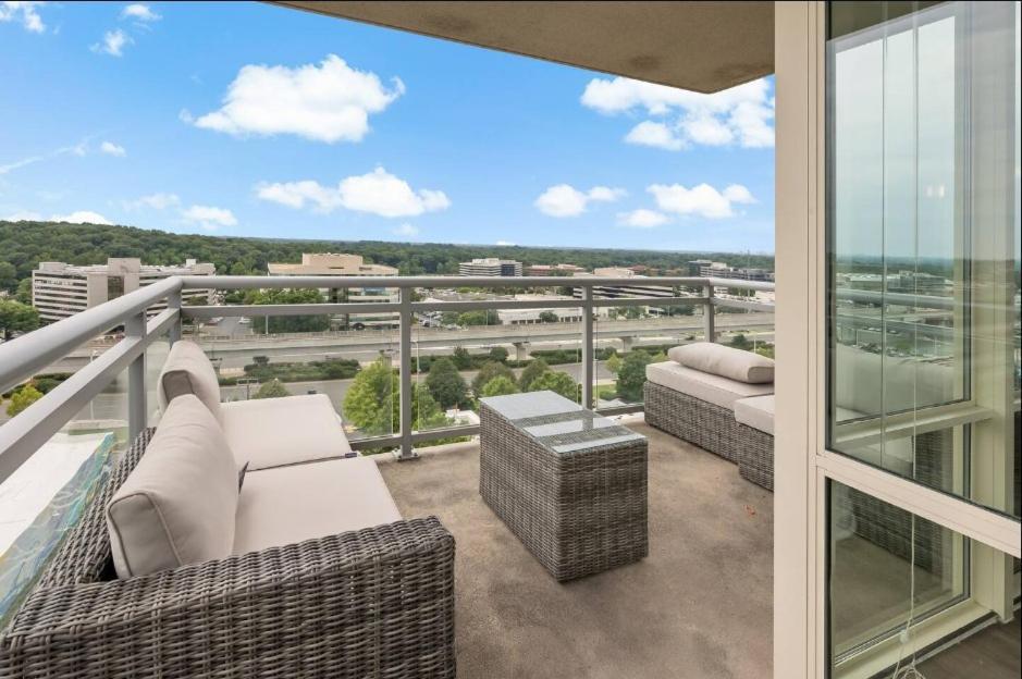 Hala Tysons Aparthotel McLean Bagian luar foto